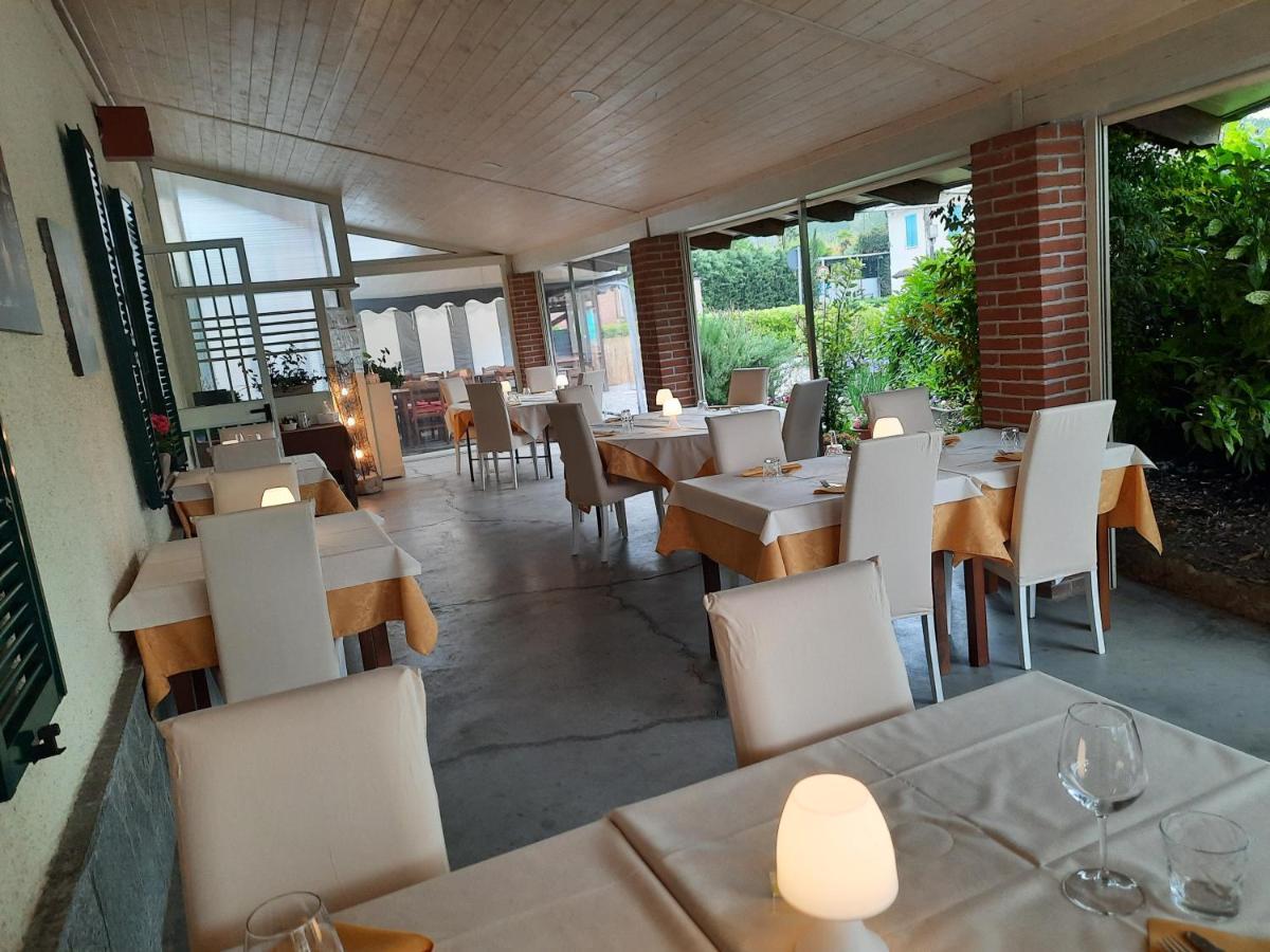 Locanda Della Luna Rossa Calosso Exterior foto